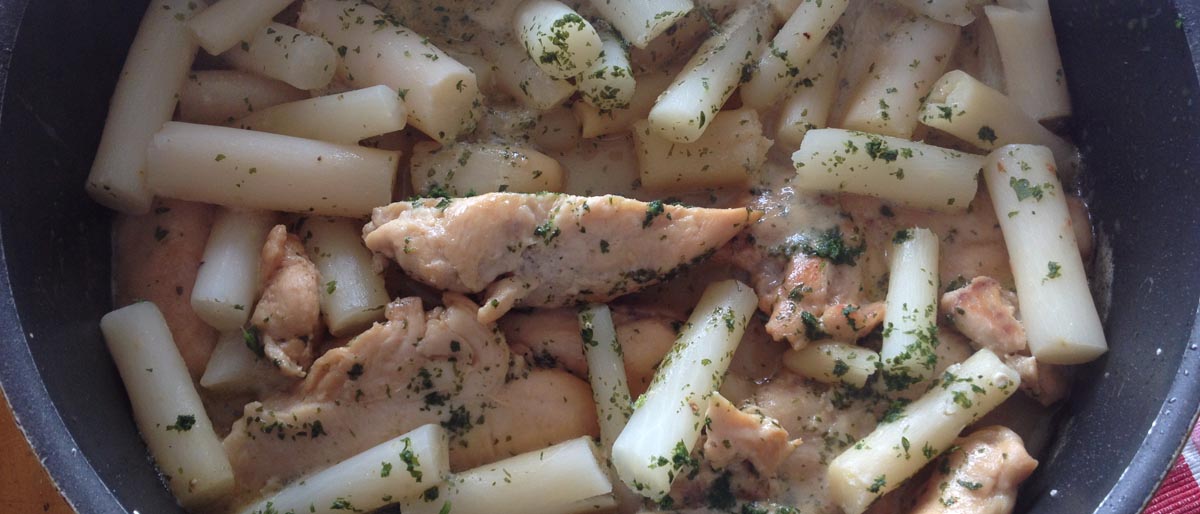 Filets de poulet au miel et à la crème accompagné de ses salsifis