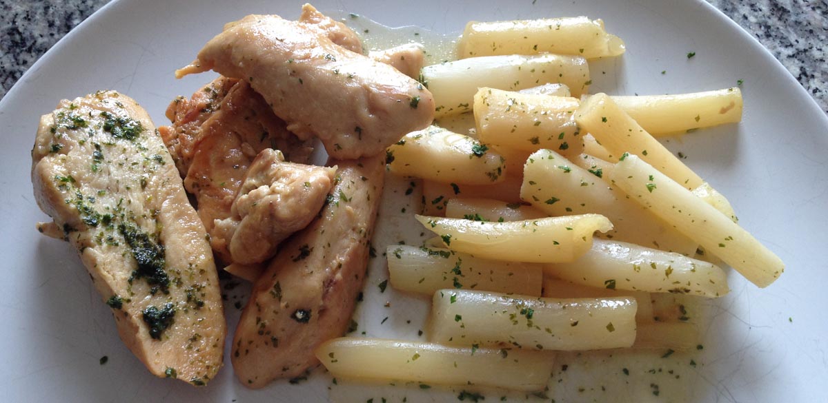 Filets de poulet à la crème, au miel avec ses salsifis